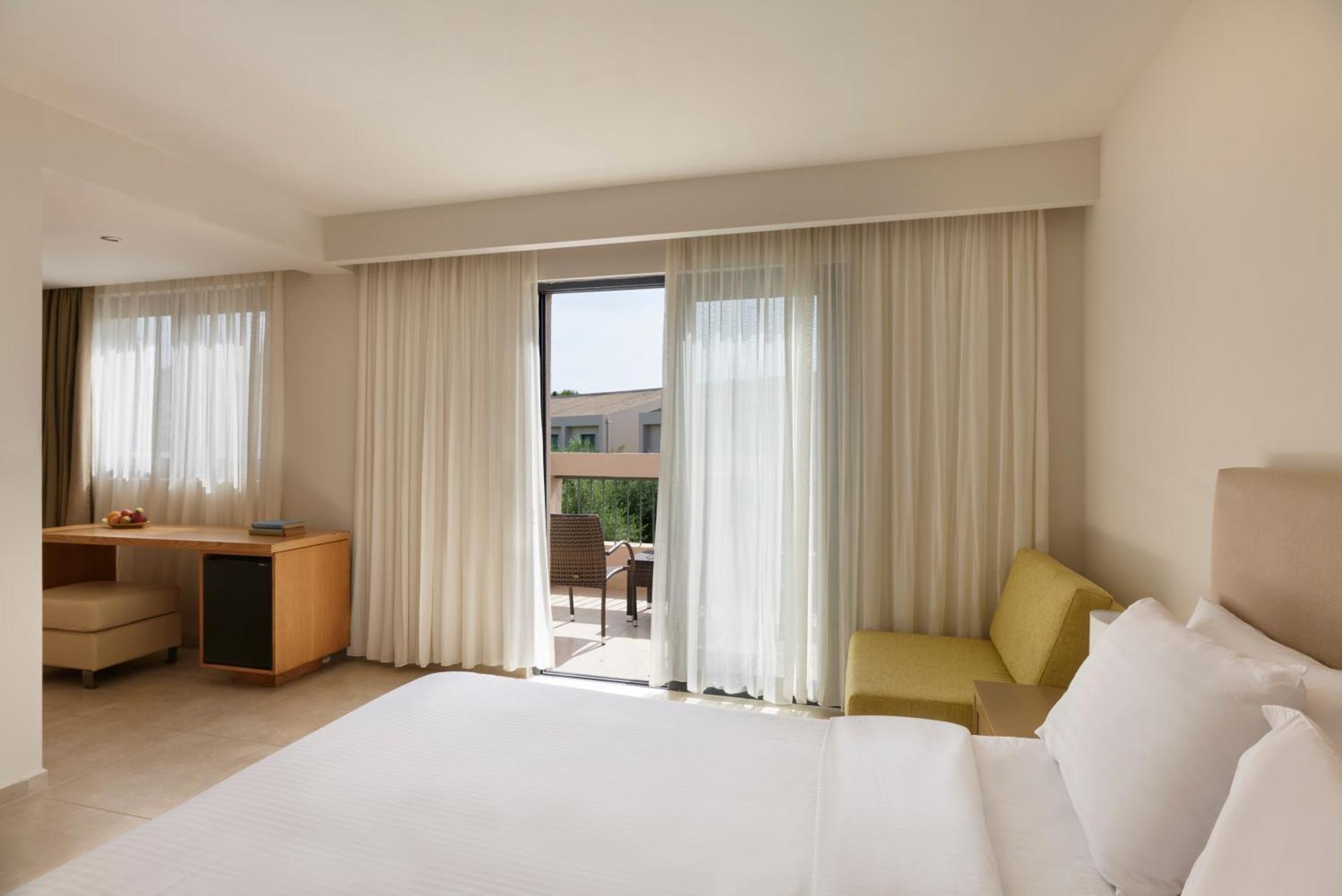 Atlantica Eleon Grand Resort Трагаки Екстериор снимка